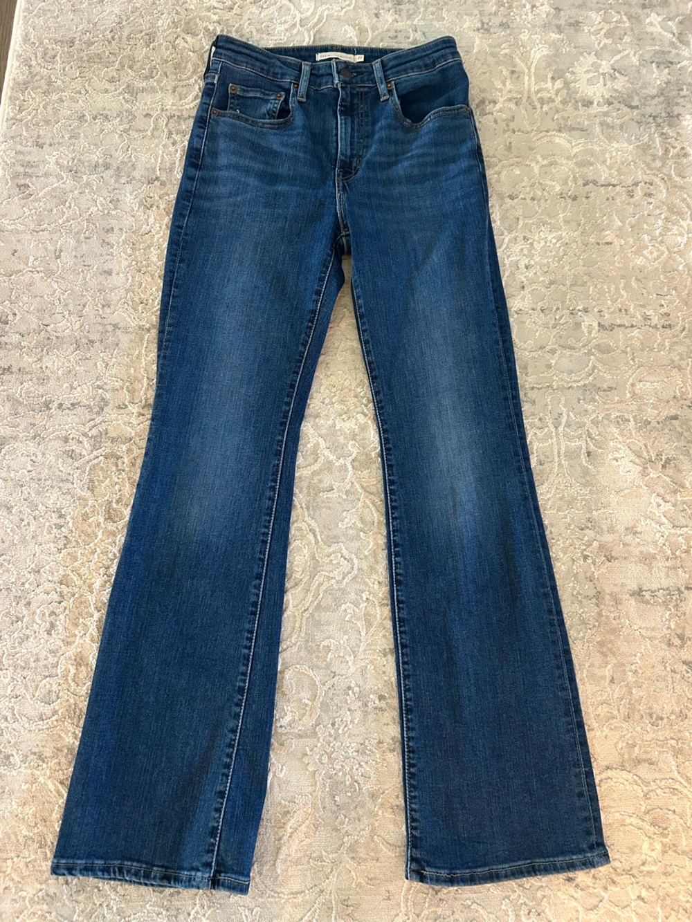 Levi's 725 High Waisted  Boot-Cut Jeans 27